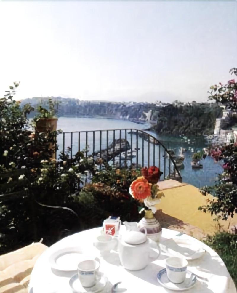 Hotel La Casa Sul Mare Procida Exterior photo