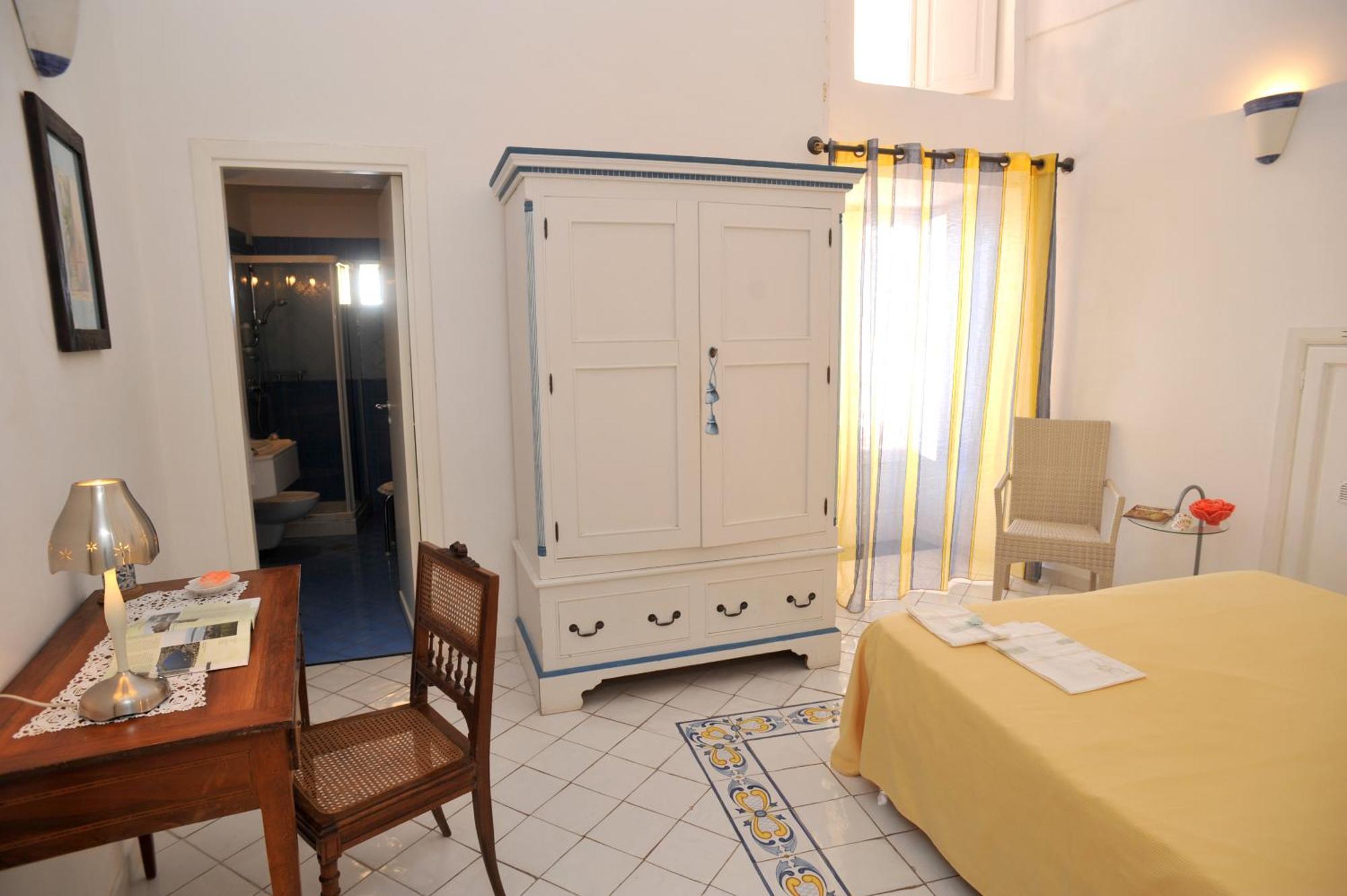 Hotel La Casa Sul Mare Procida Exterior photo