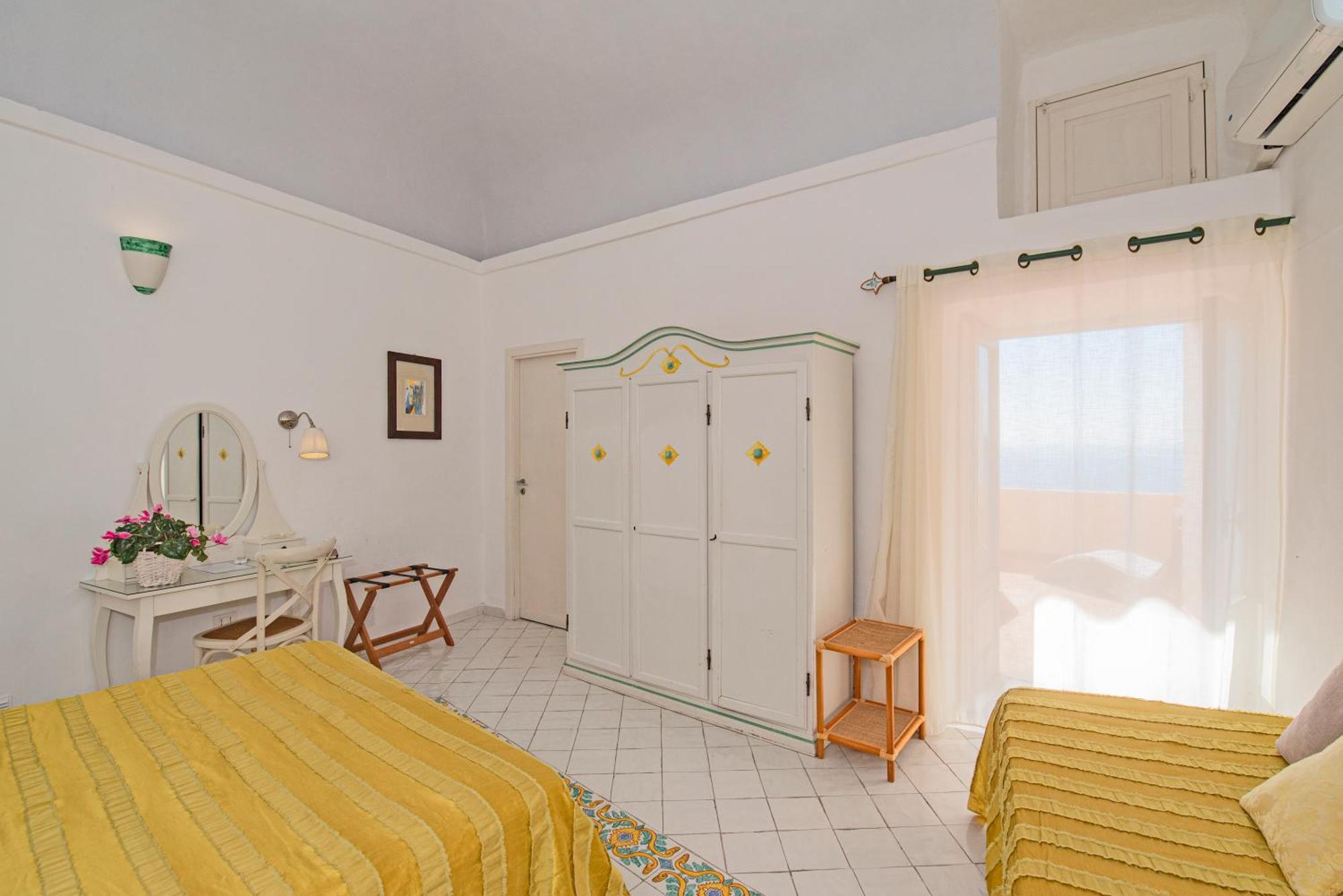 Hotel La Casa Sul Mare Procida Exterior photo
